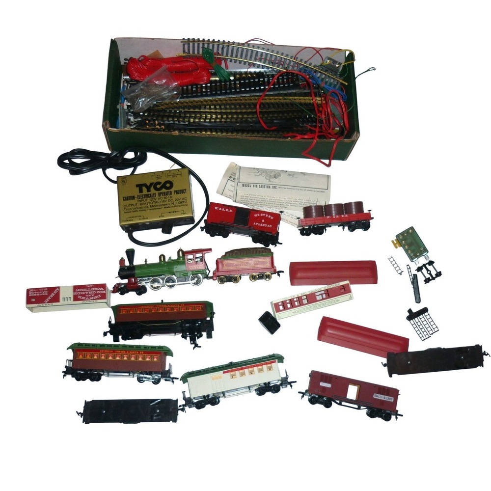 Vtg HO Train MDC Roundhouse Steam Locomotive Cars Tyco Transformer Track ATSF